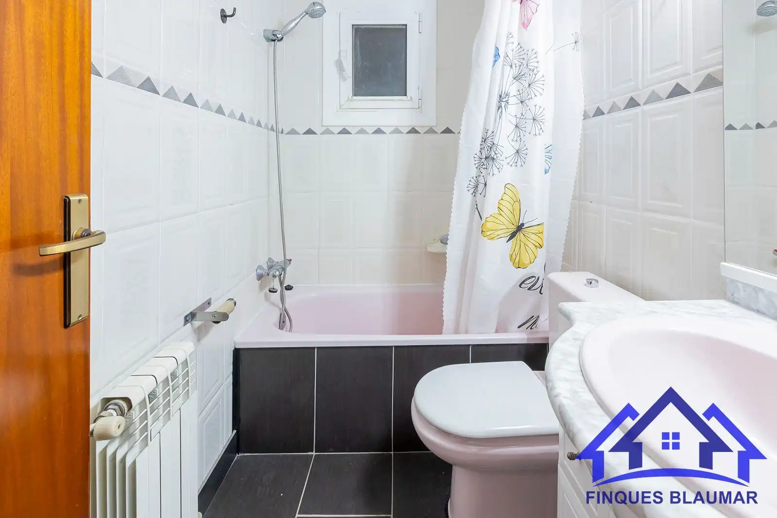 Baño de Piso en venta en Canet de Mar con Calefacción