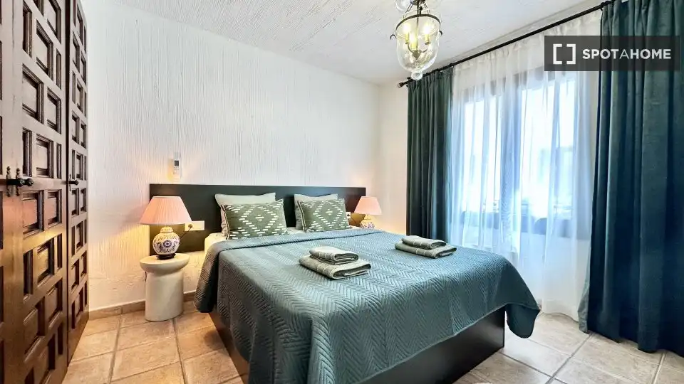 Bedroom of Apartments for share in Torremolinos  with Air Conditioner, Terrace and Furnished