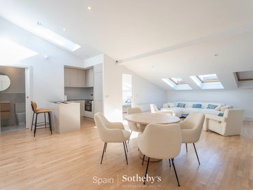 Appartement compact avec ascenseur à vendre à Calle del Barquillo
