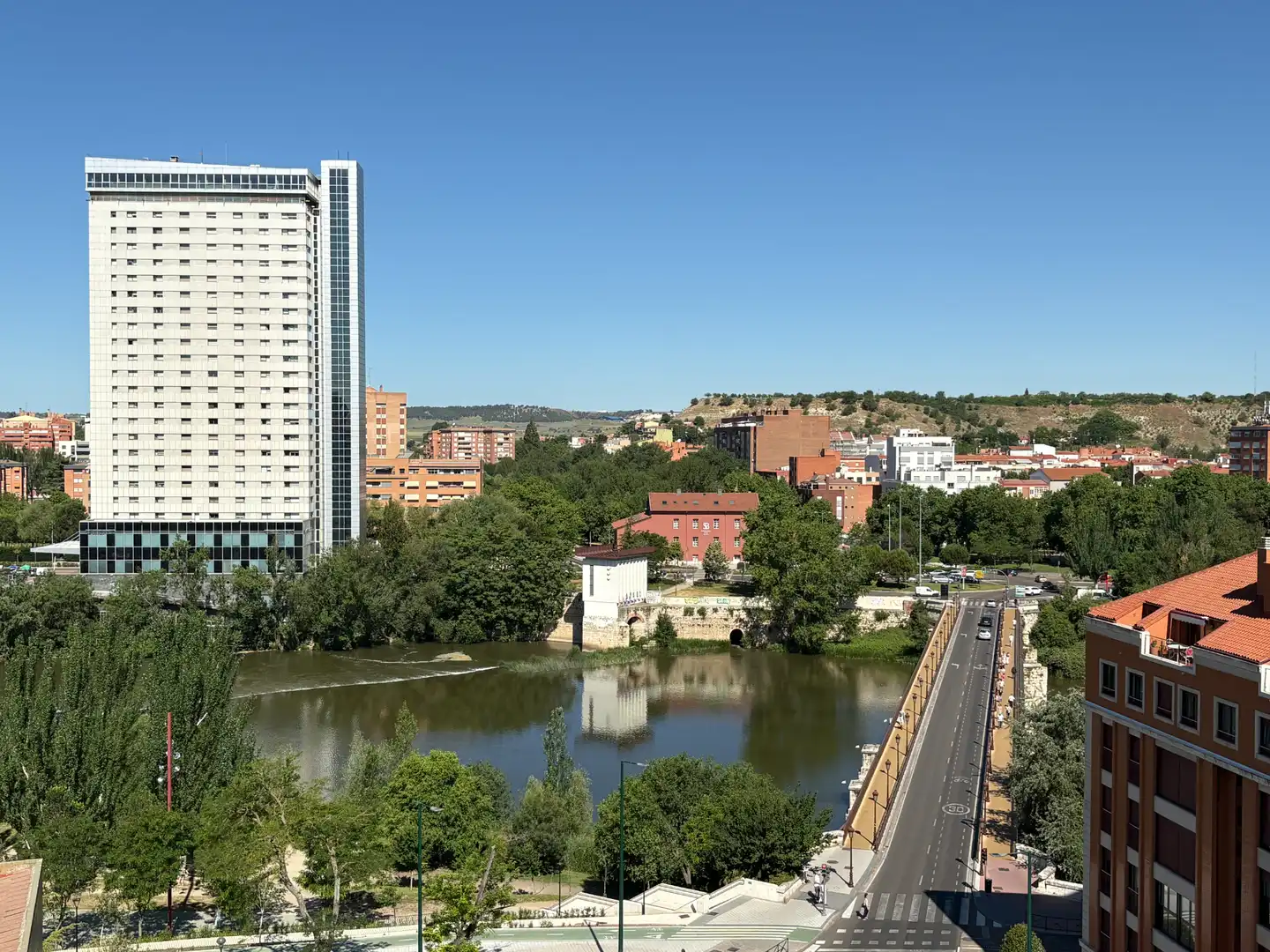 Vista exterior de Pis en venda en Valladolid amb Terrassa i Traster
