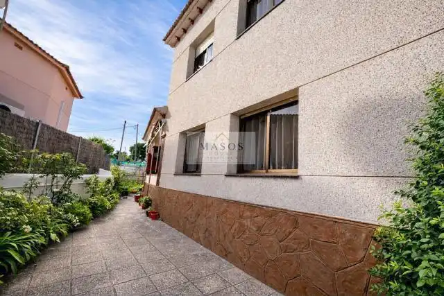 Exterior view of Houses for sale in Calafell