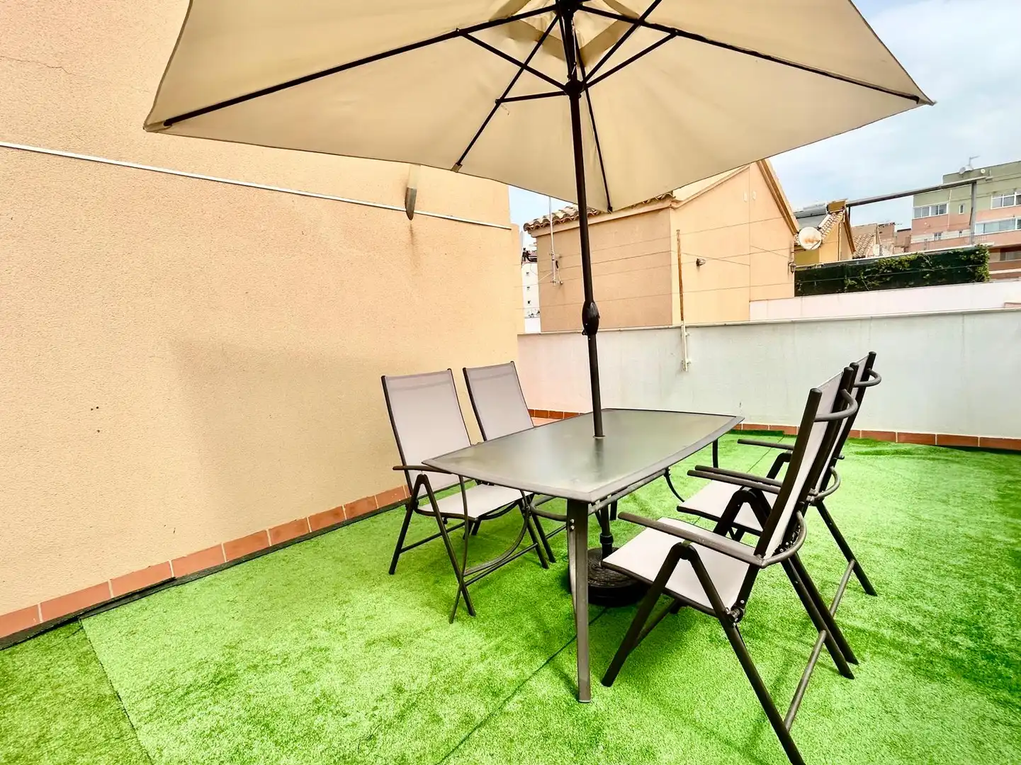 Terrassa de Casa adosada en venda en Roquetas de Mar amb Aire condicionat, Calefacció i Terrassa