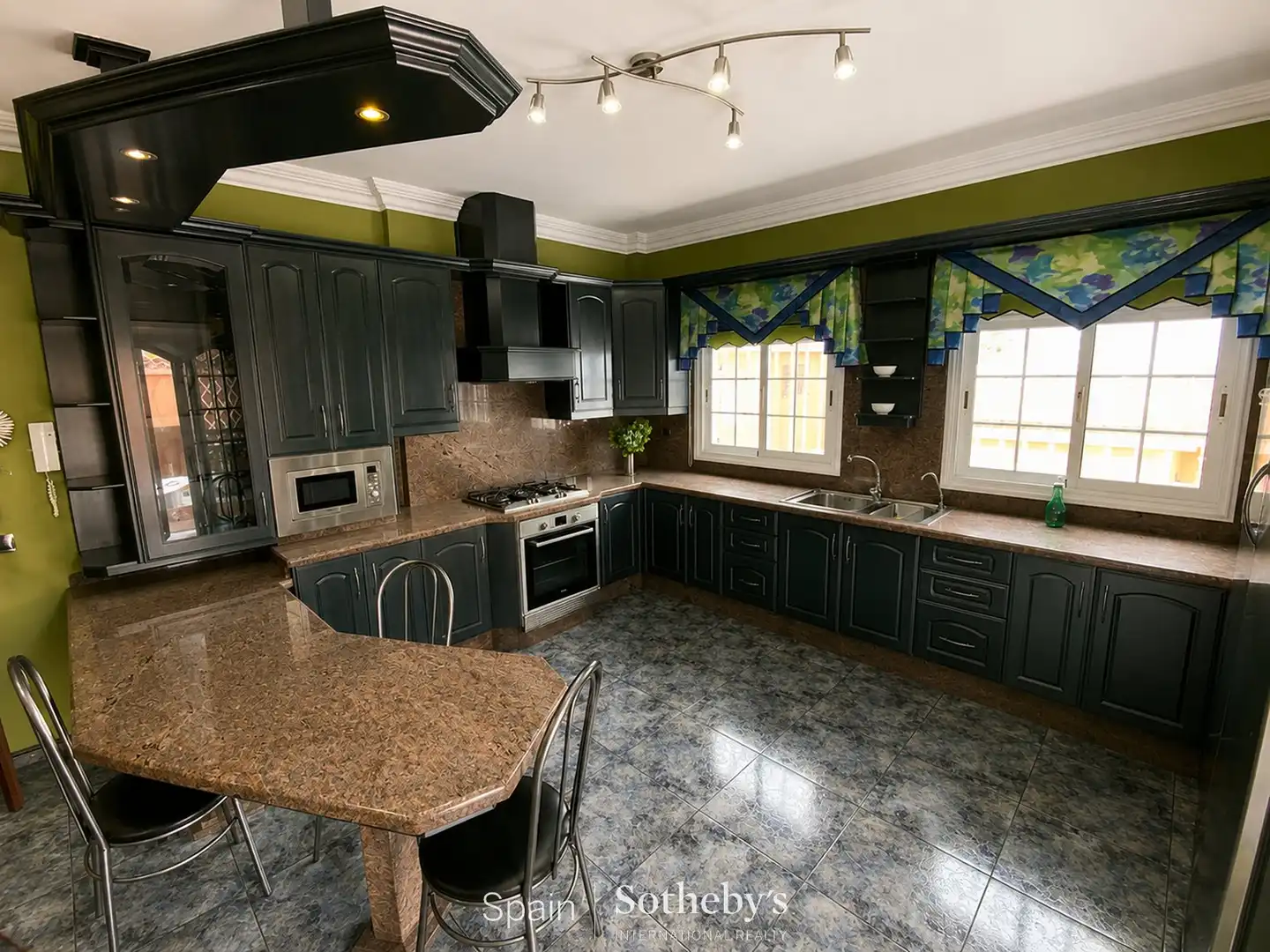 Cocina de Casa o chalet en venta en Icod de los Vinos con Jardín privado, Terraza y Trastero