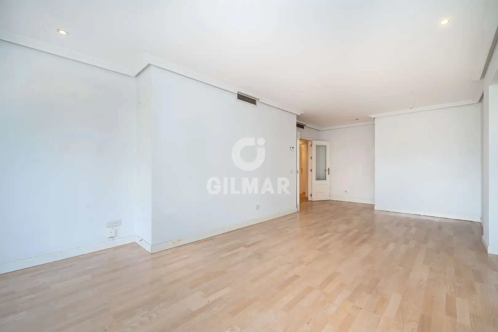 Bedroom of Flat for sale in Madrid  with Heating, Private garden and Storage room