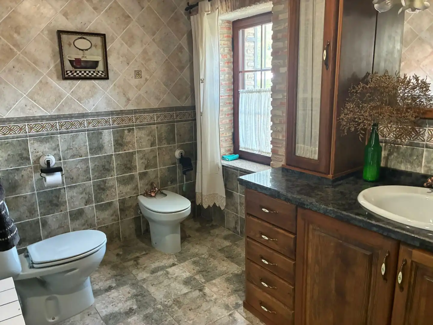 Baño de Finca rústica en venta en Cabezuela del Valle con Calefacción, Jardín privado y Terraza