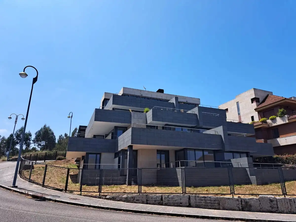 Vista exterior de Piso en venta en Baiona con Terraza, Trastero y Alarma