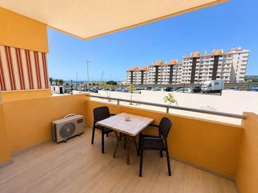 Apartament amb piscina de lloguer a Avenida Juan Carlos I 3