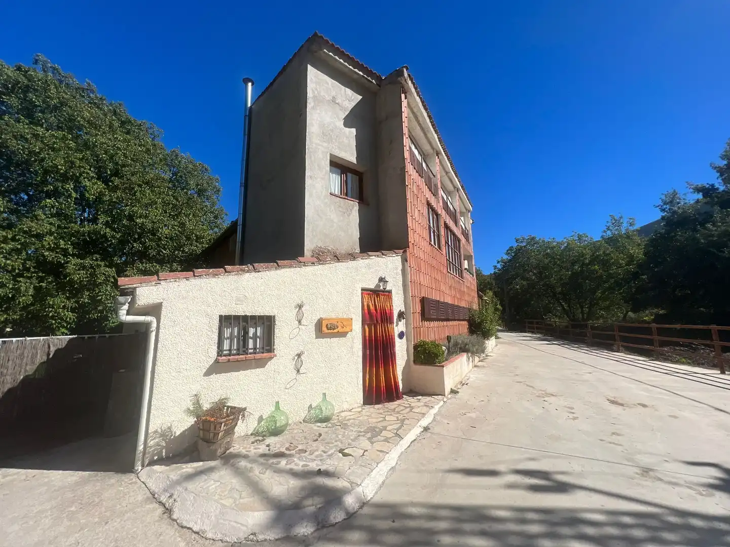 Vista exterior de Casa o chalet en venta en Navacepedilla de Corneja con Calefacción, Jardín privado y Parquet
