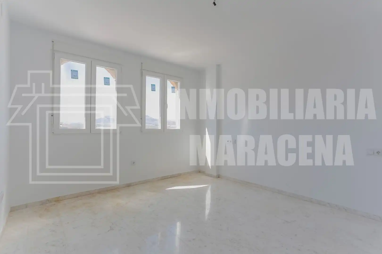 Casa adosada en venta en Láchar