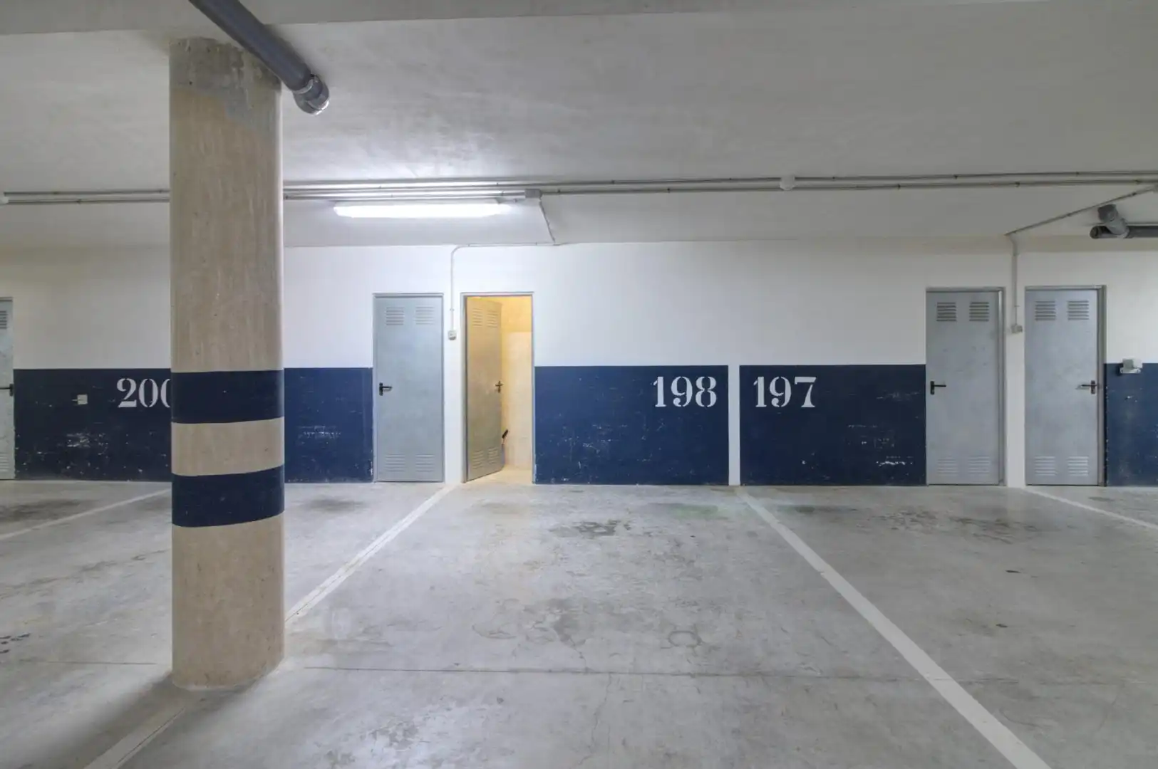 Parkplatz von Wohnungen zur Miete in Almenara mit Klimaanlage, Privatgarten und Terrasse