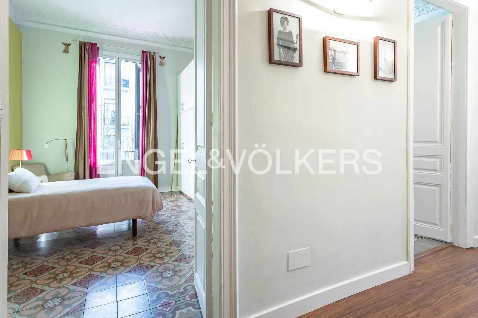 Bedroom of Flat for sale in Barcelona  with Air Conditioner, Heating and Balcony