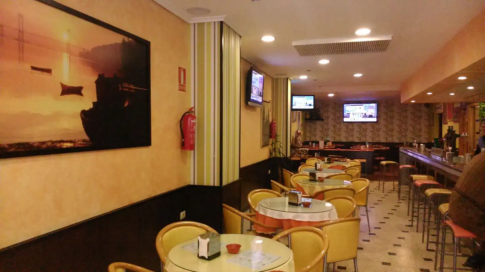 Local comercial en venta en Avenida do Fragoso 83, imagen 2