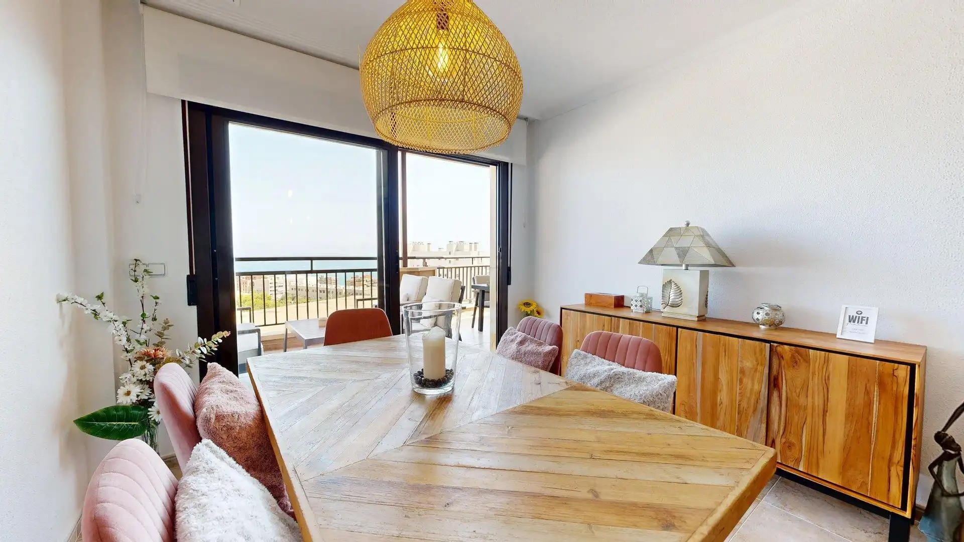 Comedor de Apartamento de alquiler en Elche / Elx con Aire acondicionado, Calefacción y Jardín privado