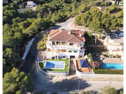 Vista exterior de Casa o xalet en venda en Orihuela amb Aire condicionat i Jardí privat