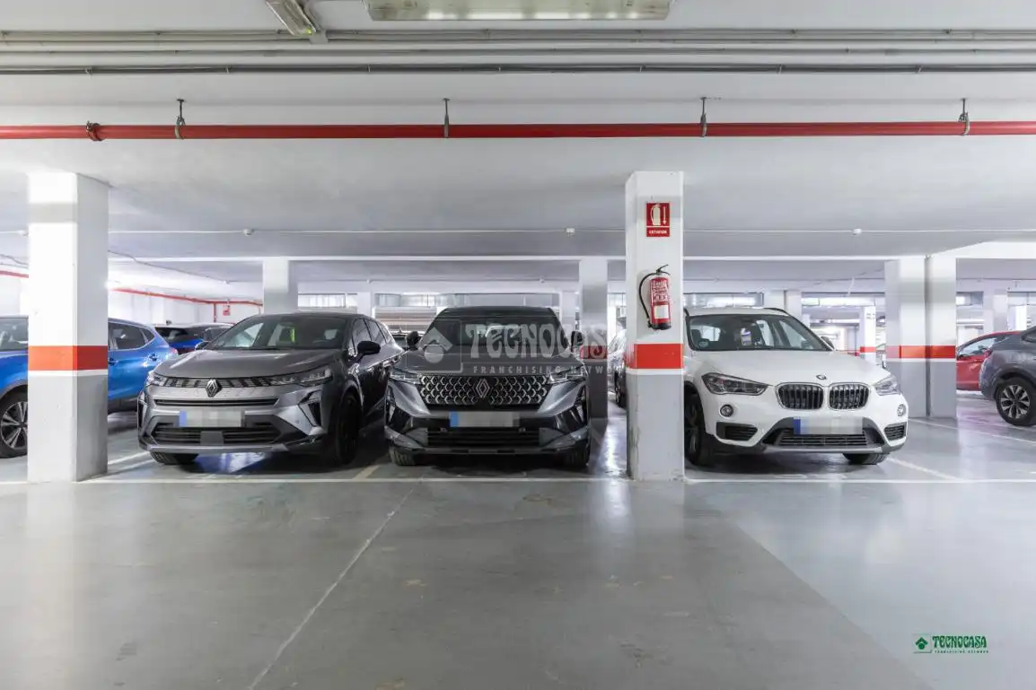 Parking de Piso en venta en Almería con Aire acondicionado y Trastero