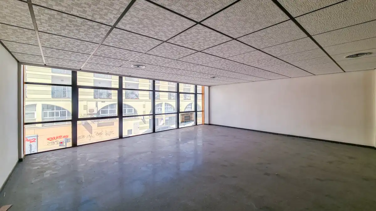 Vista exterior de Oficina en venta en Roquetas de Mar