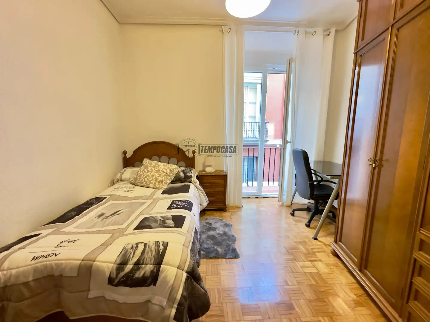 Bedroom of Flat for sale in Madrid  with Air Conditioner, Heating and Furnished