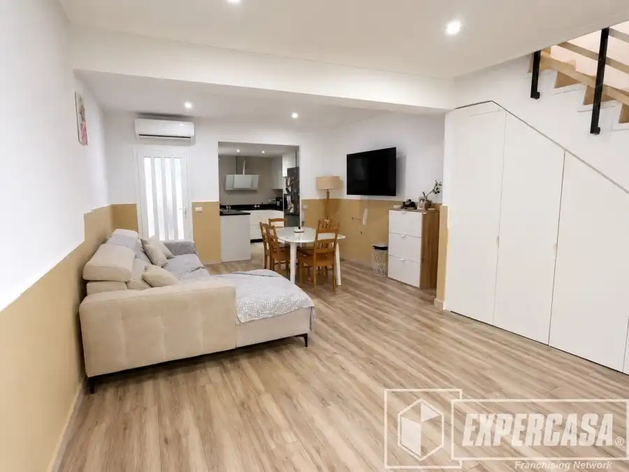 Sala de estar de Casa adosada en venta en Real con Aire acondicionado y Terraza