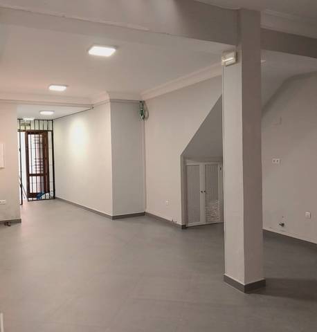 Local comercial en Alquiler en Carmona