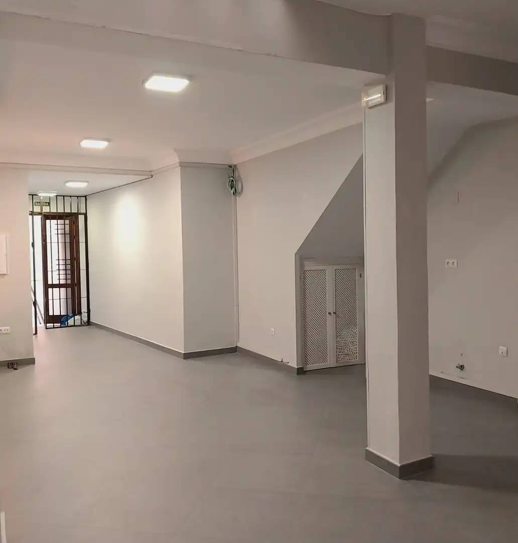Local comercial en alquiler en Carmona