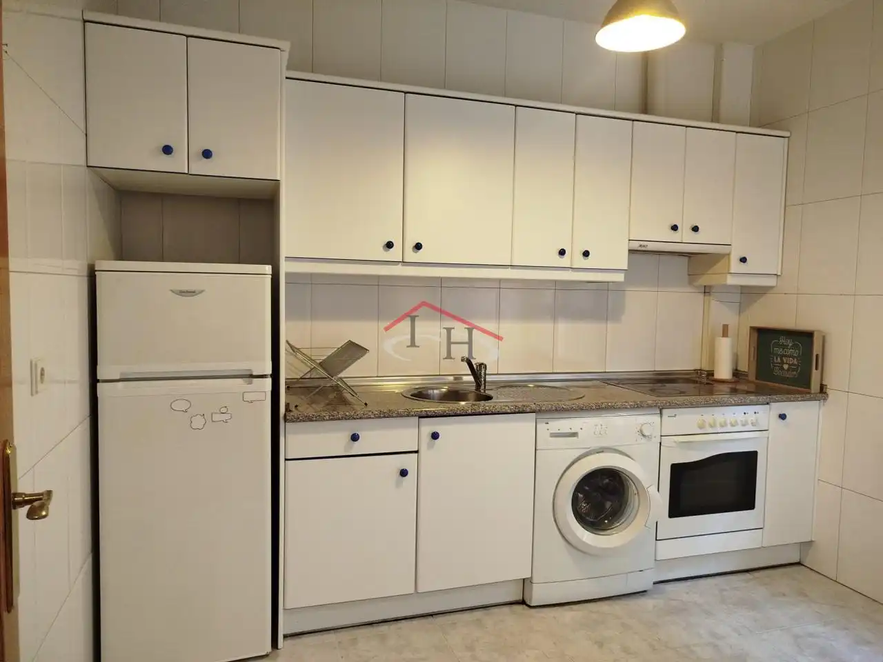 Küche von Wohnung zur Miete in León Capital  mit Heizung, Parkett und Abstellraum