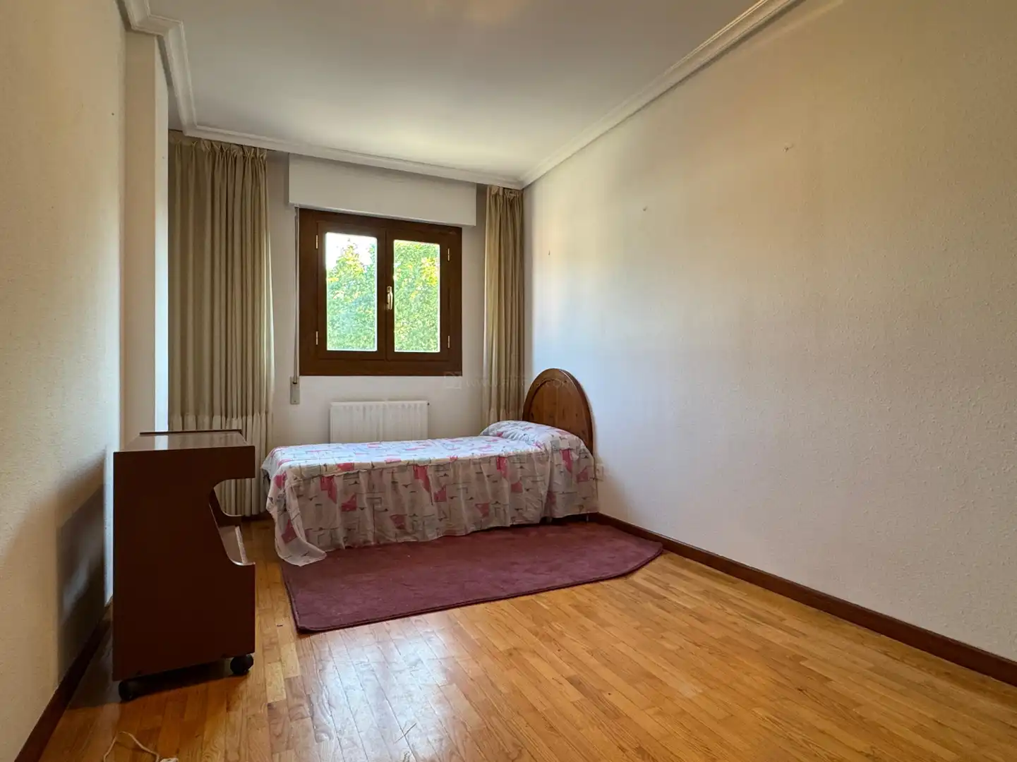 Bedroom of Flat for sale in  Logroño  with Heating, Parquet flooring and Storage room