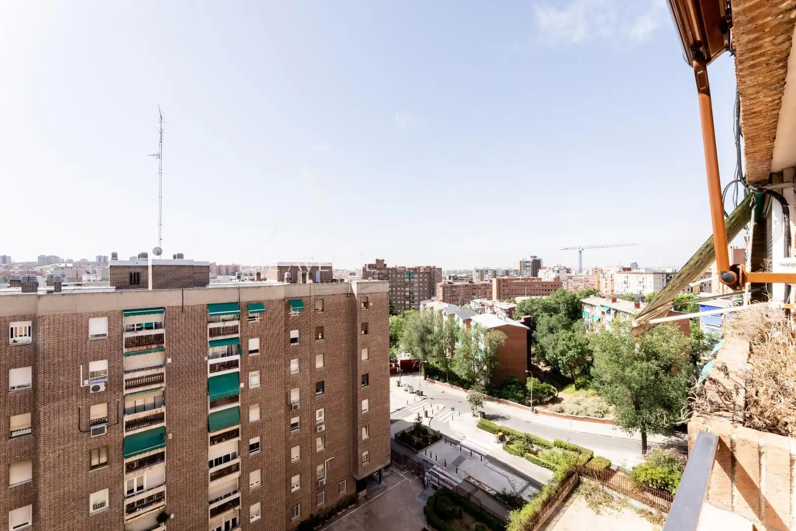 Vista exterior de Pis en venda en Madrid amb Calefacció, Terrassa i Traster
