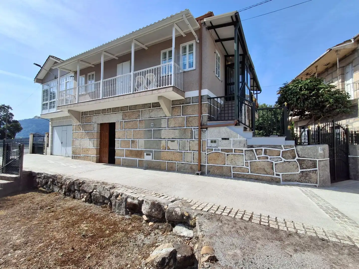 Vista exterior de Casa o chalet en venta en Cenlle con Calefacción, Jardín privado y Terraza