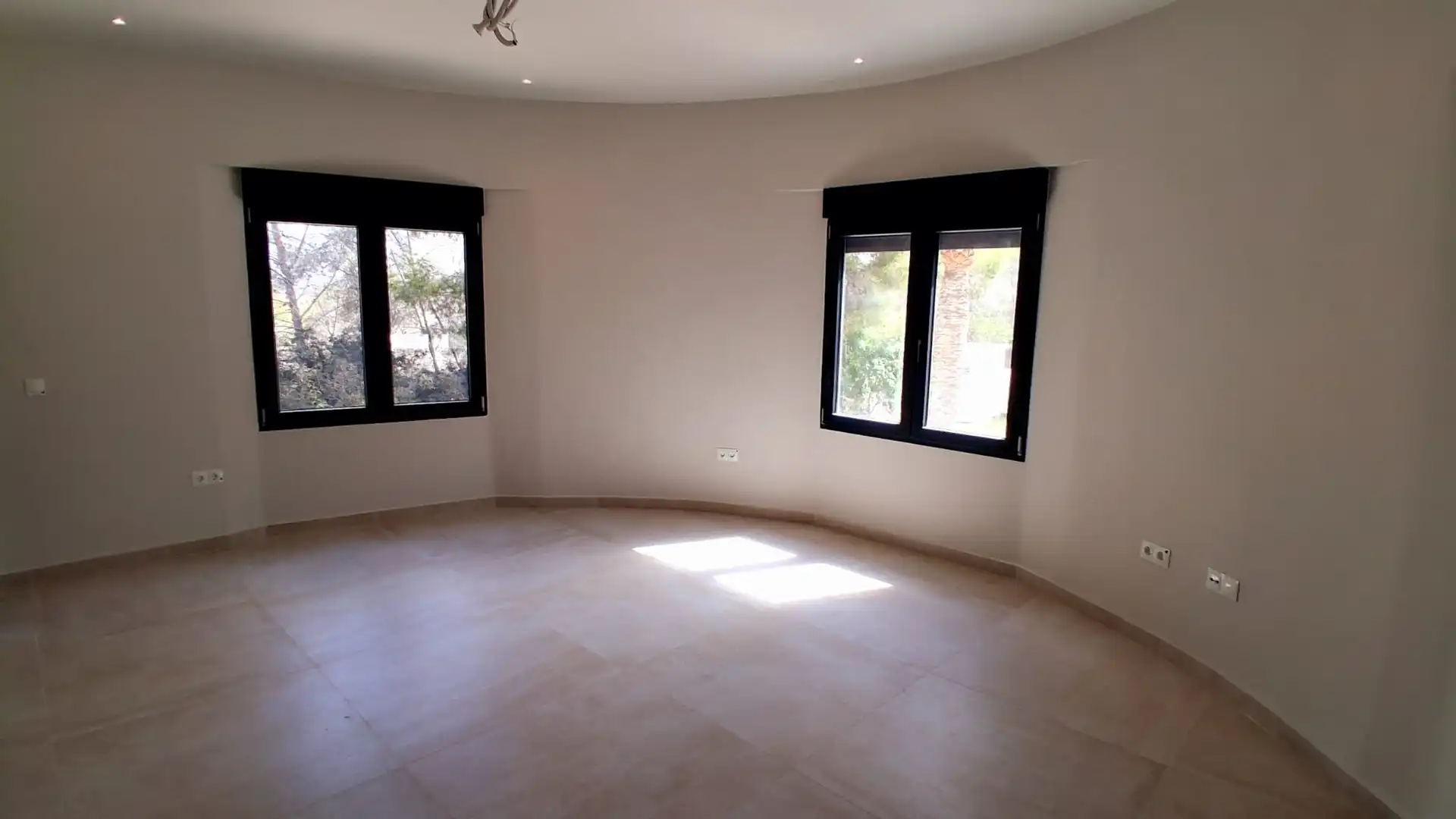 Living room of Houses for sale in L'Alfàs del Pi  with Air Conditioner, Heating and Private garden
