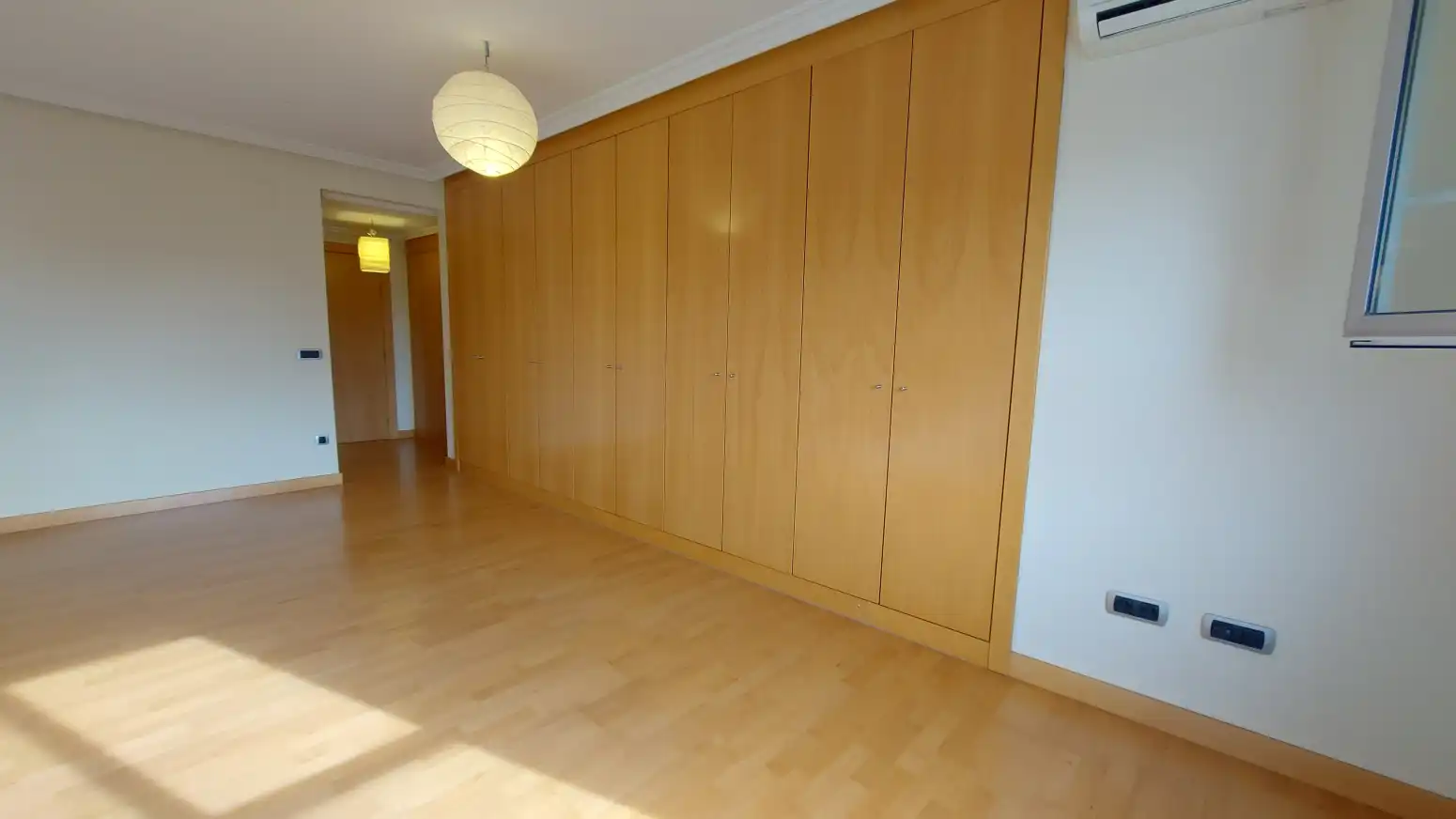 Habitación de Piso en venta en  Logroño con Aire acondicionado, Calefacción y Trastero