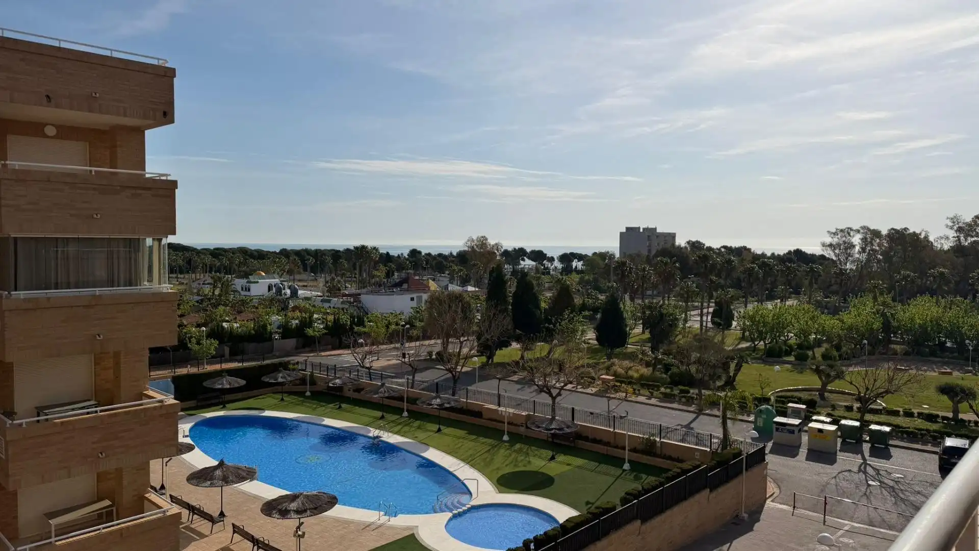 Apartment with terrace for sale in Avenida CENTRAL 44