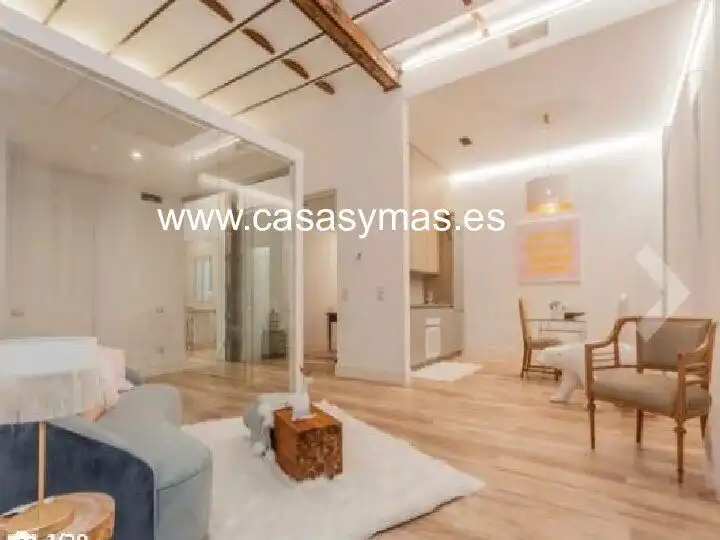 Flat for sale in Travesía de las Pozas, Universidad - Malasaña