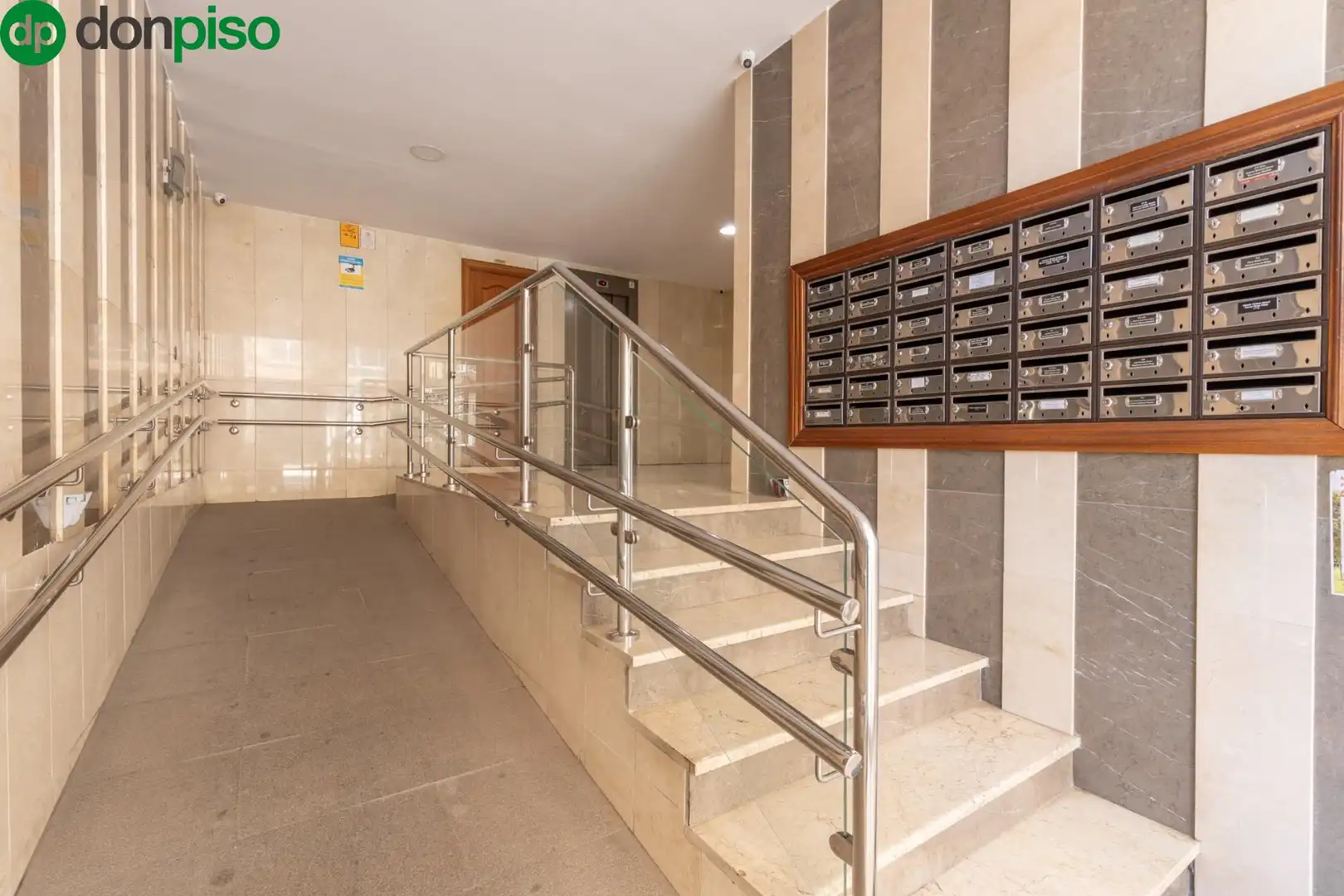 Piso en venta en Calle ALMUÑECAR, 4, Barrio de Zaidín