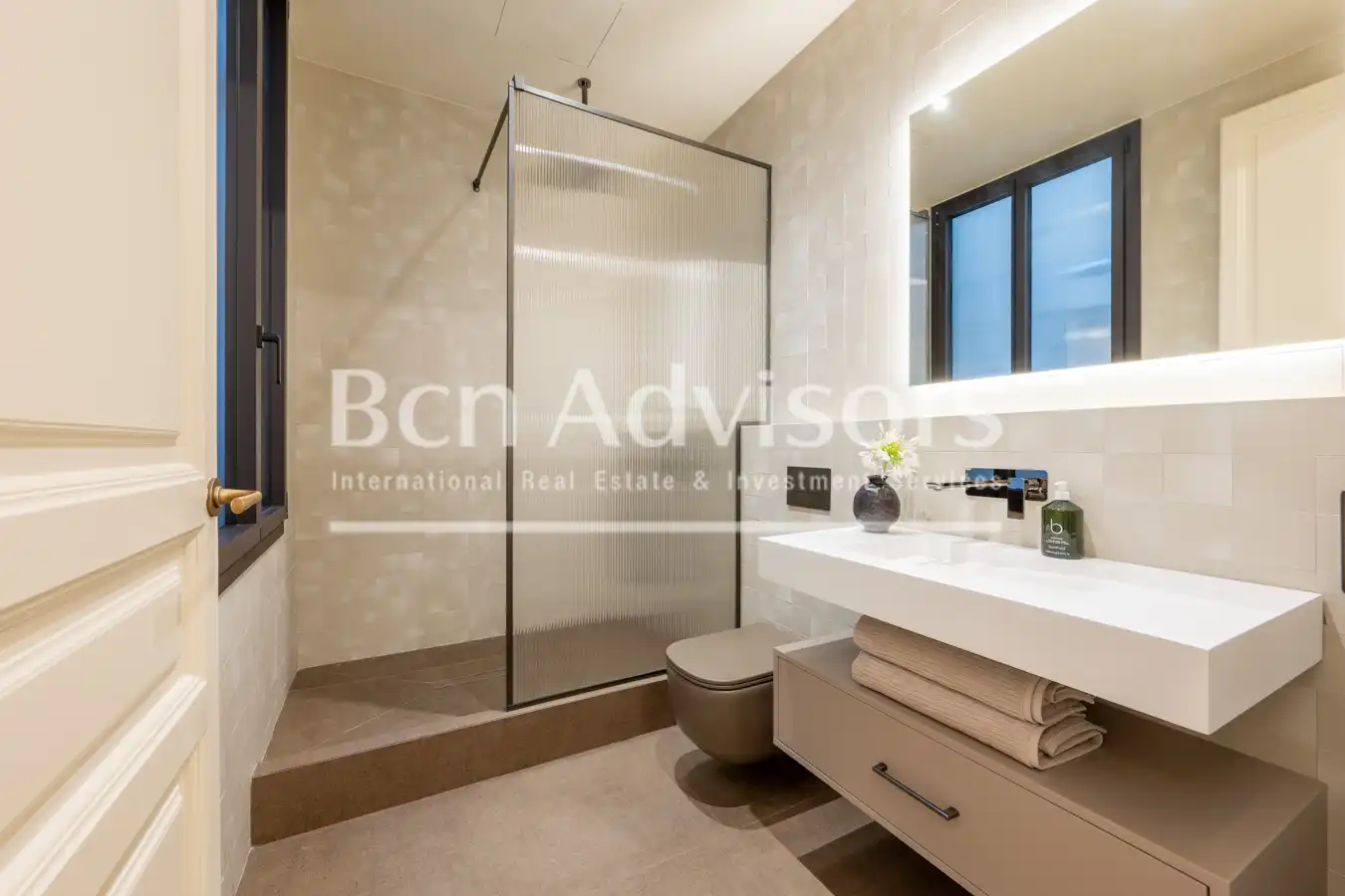 Bany de Apartament en venda en Barcelona amb Aire condicionat, Calefacció i Terrassa