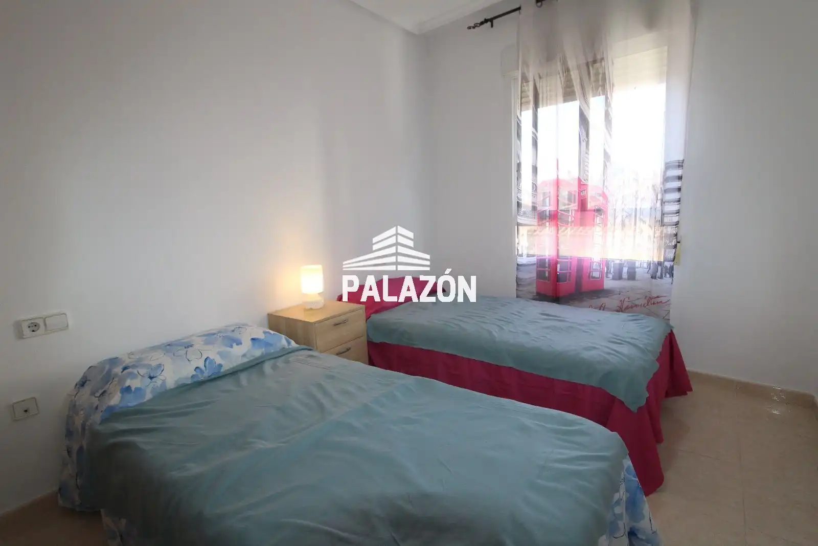 Dormitori de Apartament de lloguer en Catral amb Aire condicionat, Terrassa i Piscina