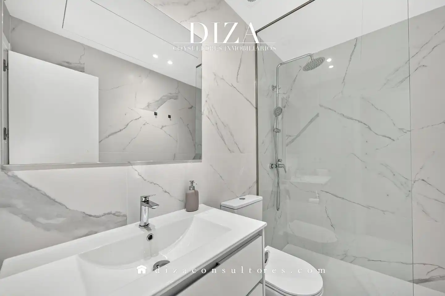 Bathroom of Ground floor for rent in Madrid  with Air Conditioner and Furnished