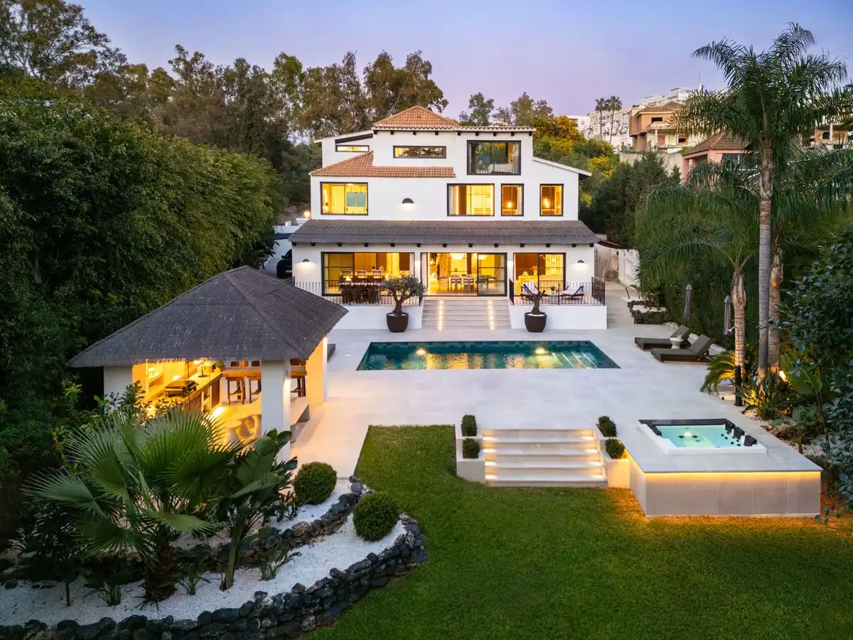 Villa con piscina in vendita a Nueva Andalucía, imagen 3