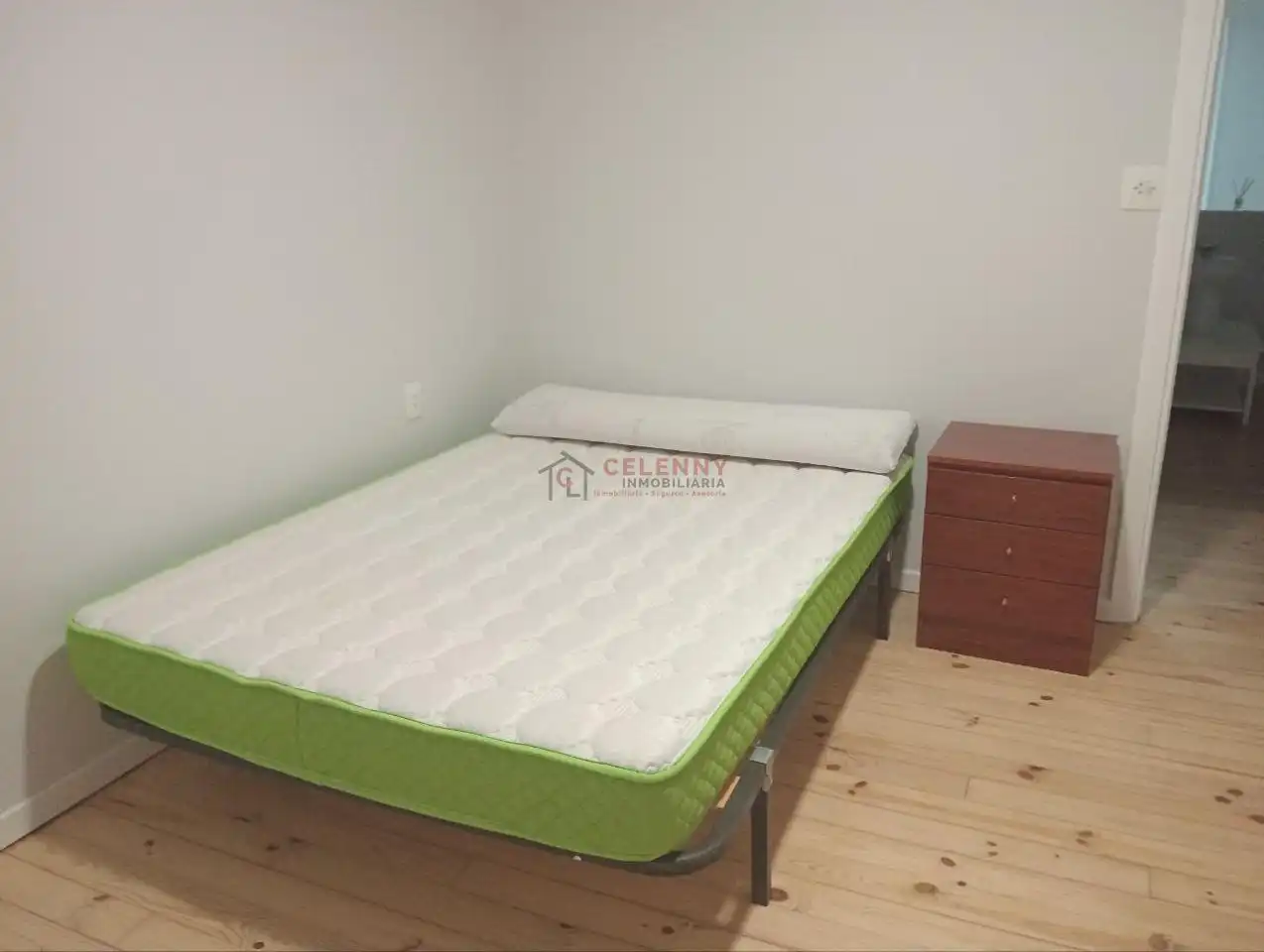 Schlafzimmer von Einfamilien-Reihenhaus zur Miete in San Cibrao das Viñas mit Heizung und Balkon