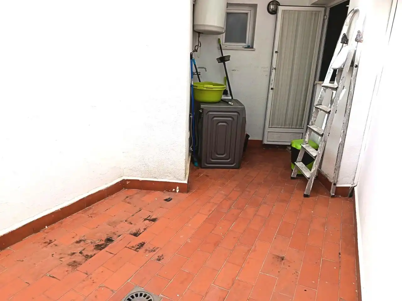 Balcony of Ground floor for sale in Oliva  with Air Conditioner and Storage room