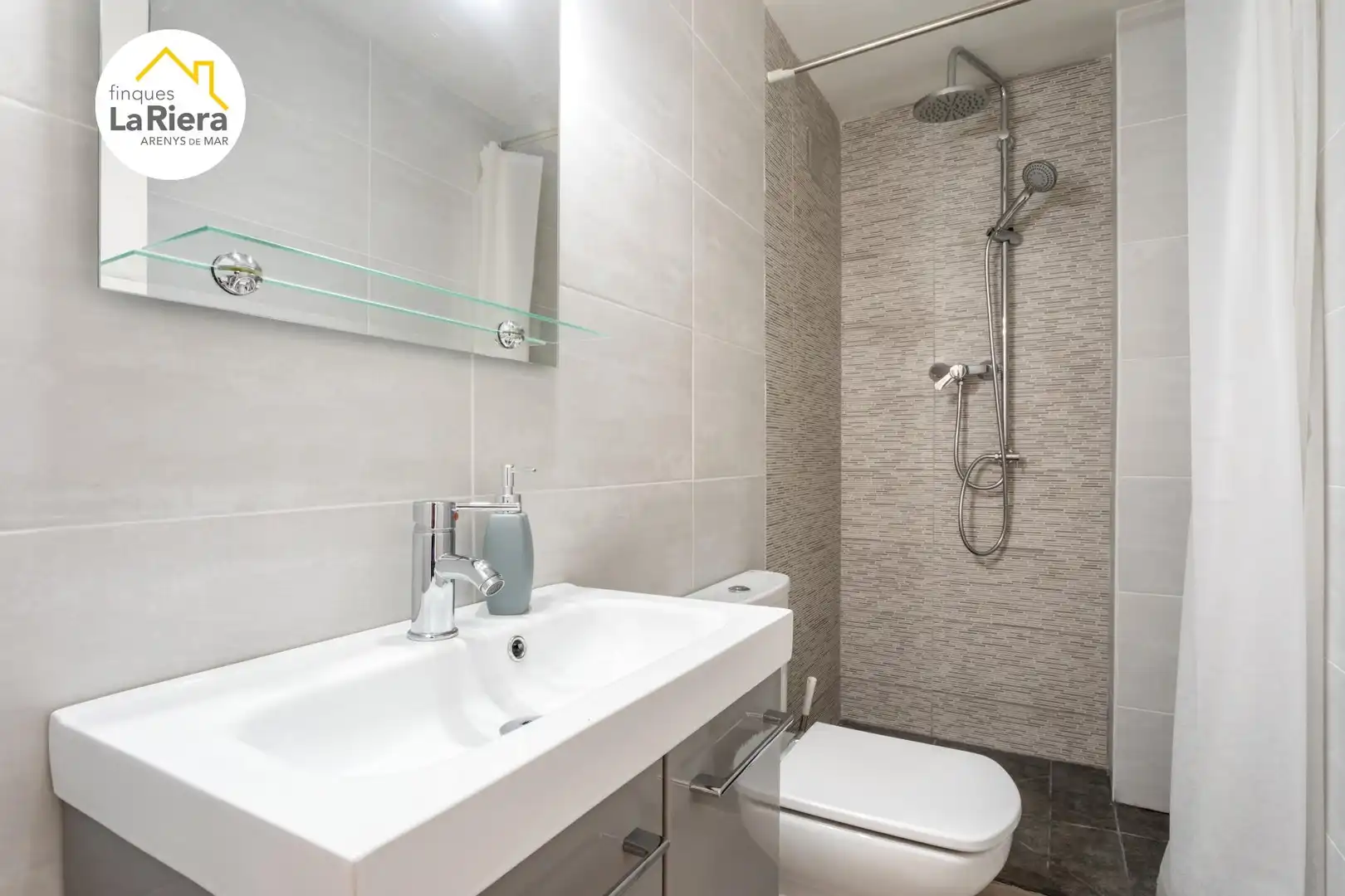 Bathroom of Flat for sale in Arenys de Mar  with Balcony