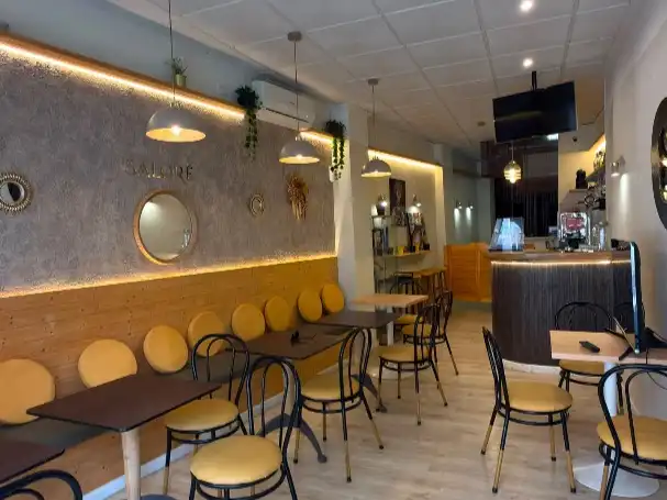 Locale commerciale in cessione a Ramon Gallud 78