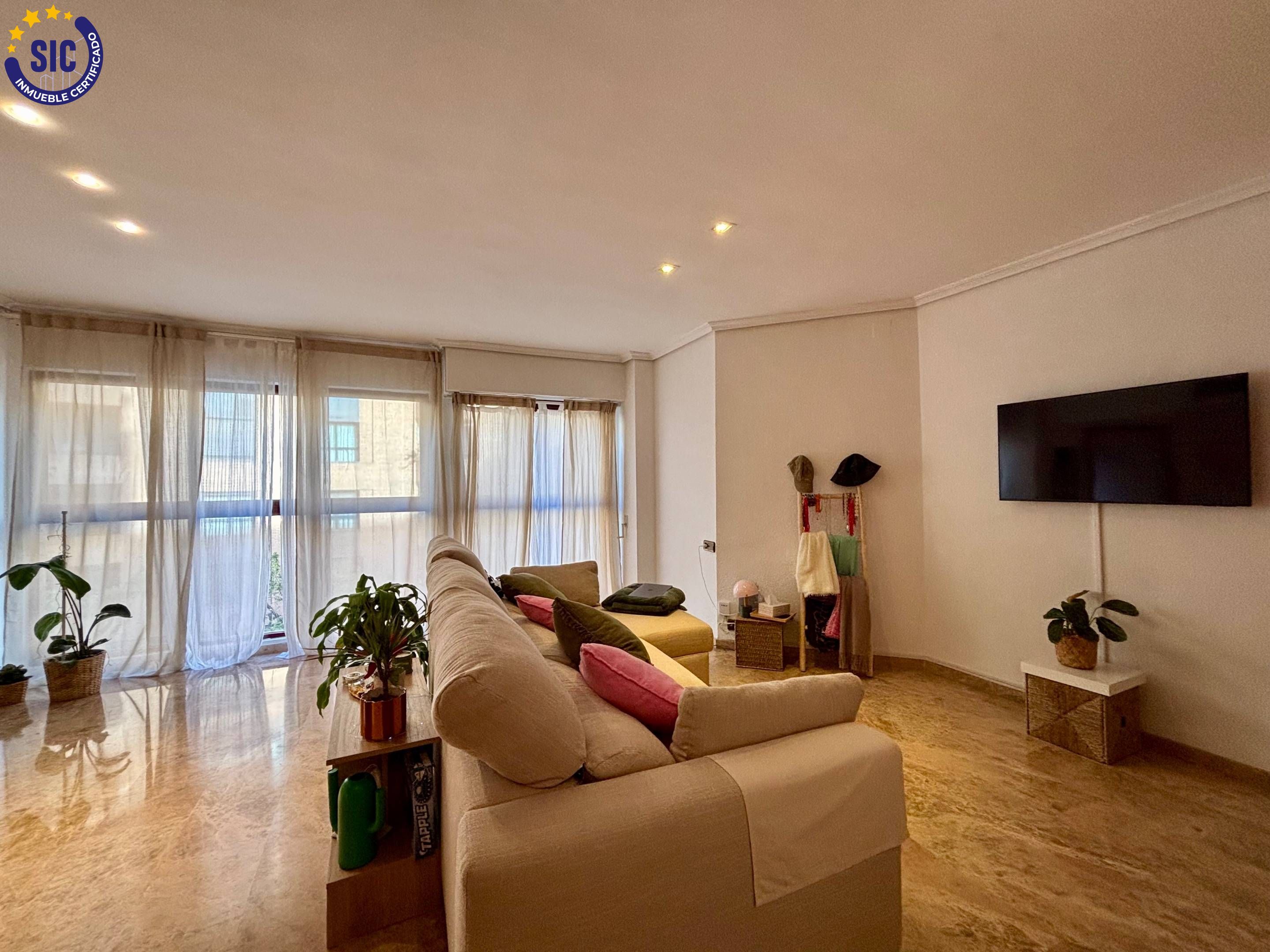 Sala d'estar de Pis en venda en  Valencia Capital amb Aire condicionat