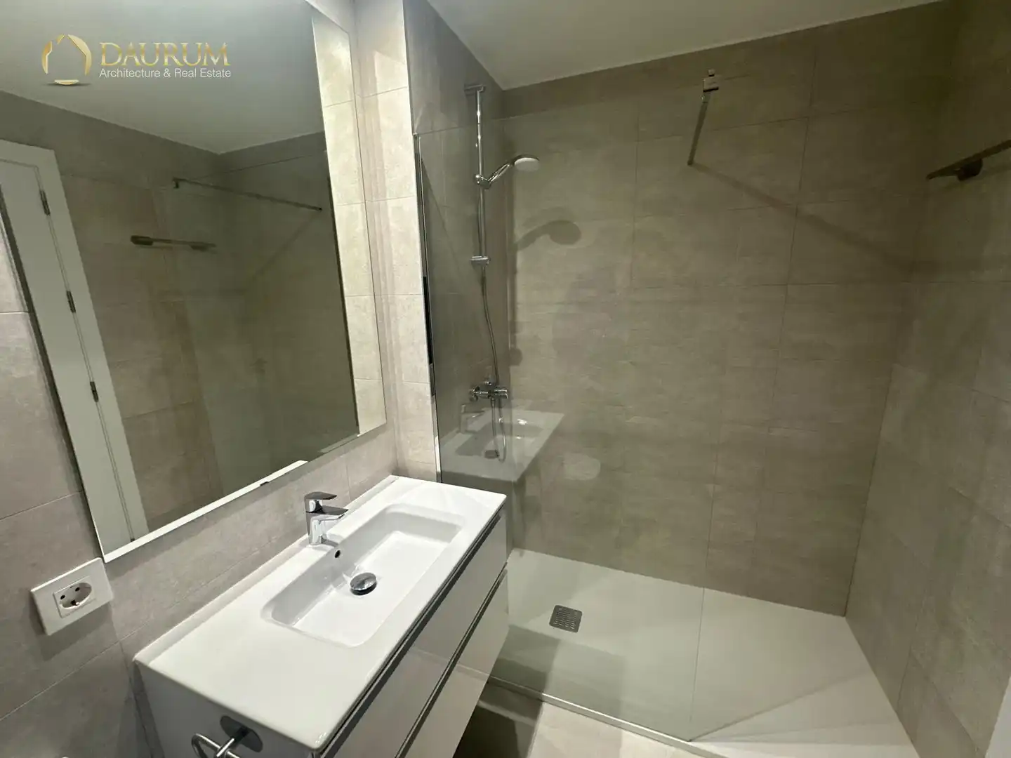 Baño de Piso en venta en Mairena del Aljarafe con Aire acondicionado, Calefacción y Terraza