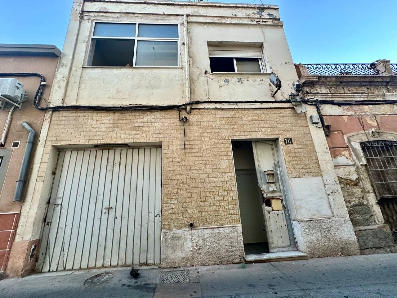 Vista exterior de Casa o xalet en venda en  Almería Capital