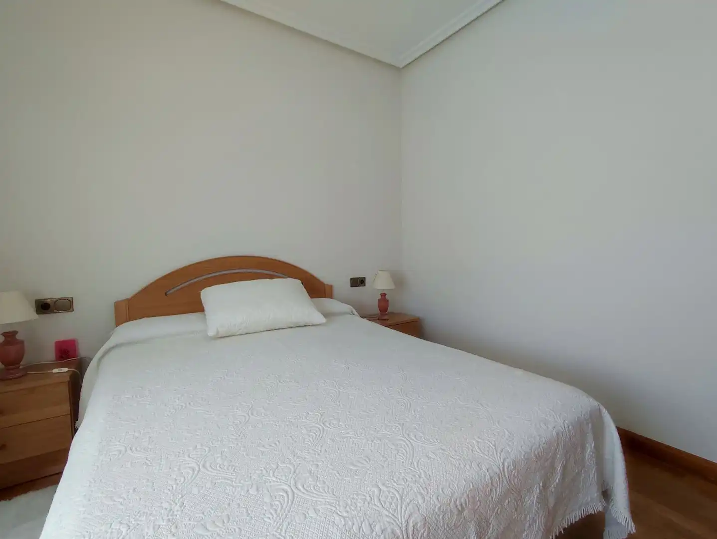 Schlafzimmer von Wohnungen zur Miete in Salamanca mit Heizung und Möbliert