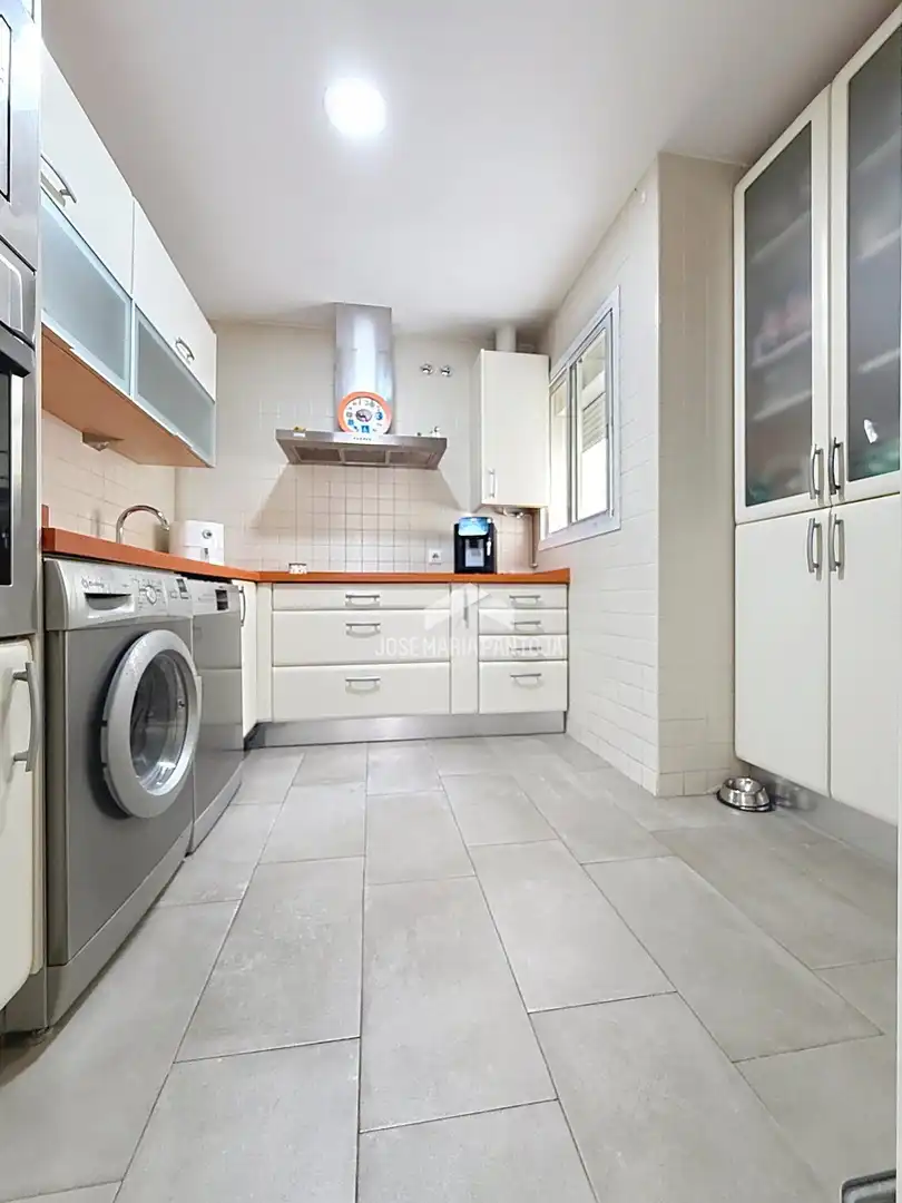 Kitchen of Flat for sale in Jerez de la Frontera  with Air Conditioner, Private garden and Parquet flooring
