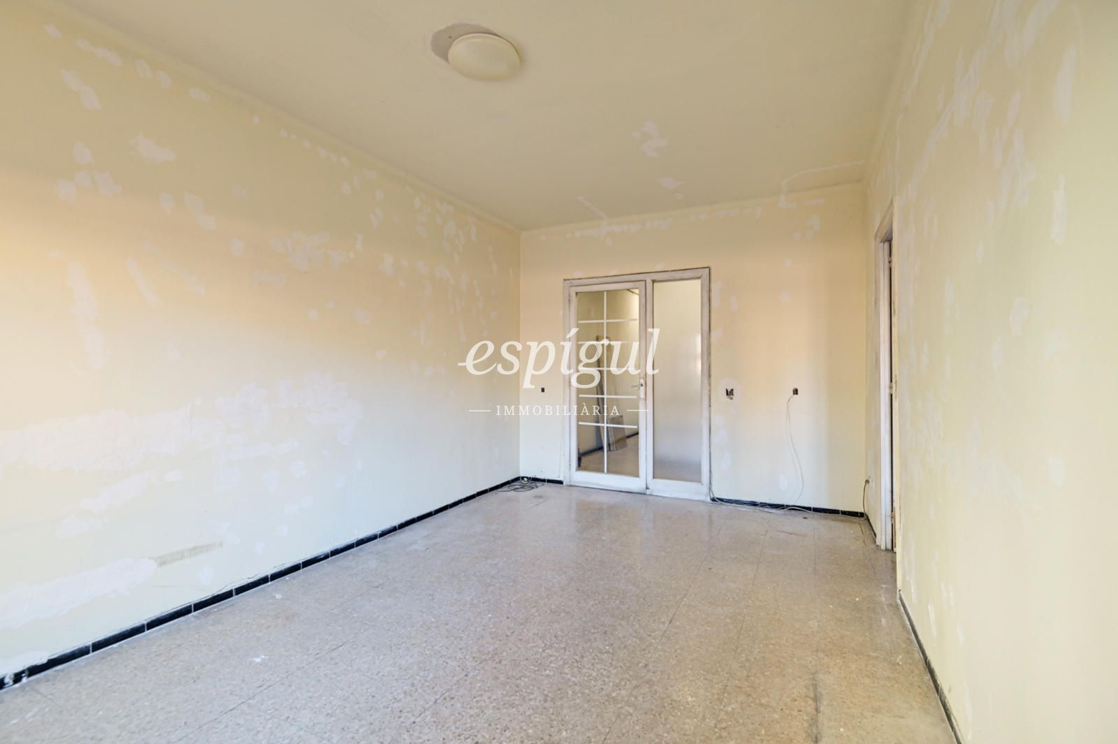 Piso en venta en Girona Capital con Terraza y Balcón