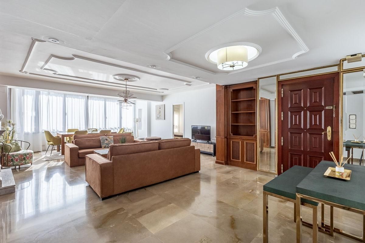 Living room of Flat for sale in  Granada Capital  with Air Conditioner and Heating