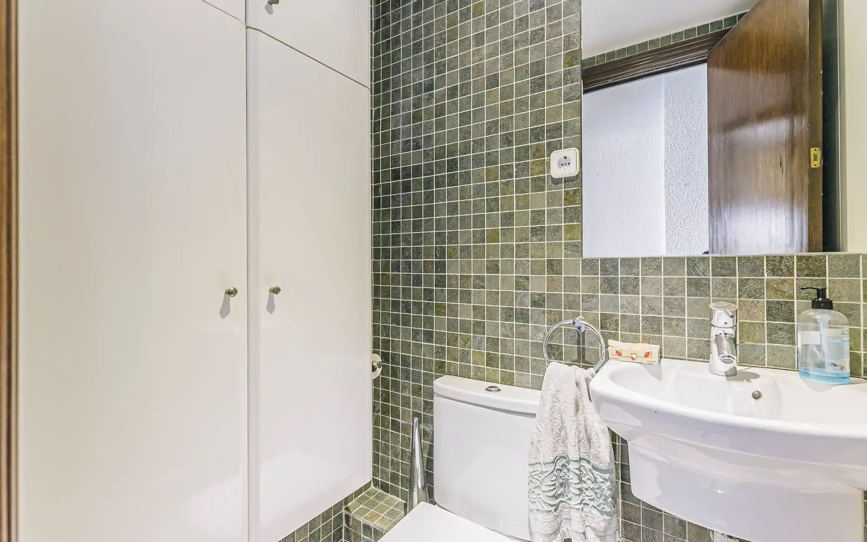 Baño de Piso en venta en Barcelona con Aire acondicionado, Amueblado y Balcón