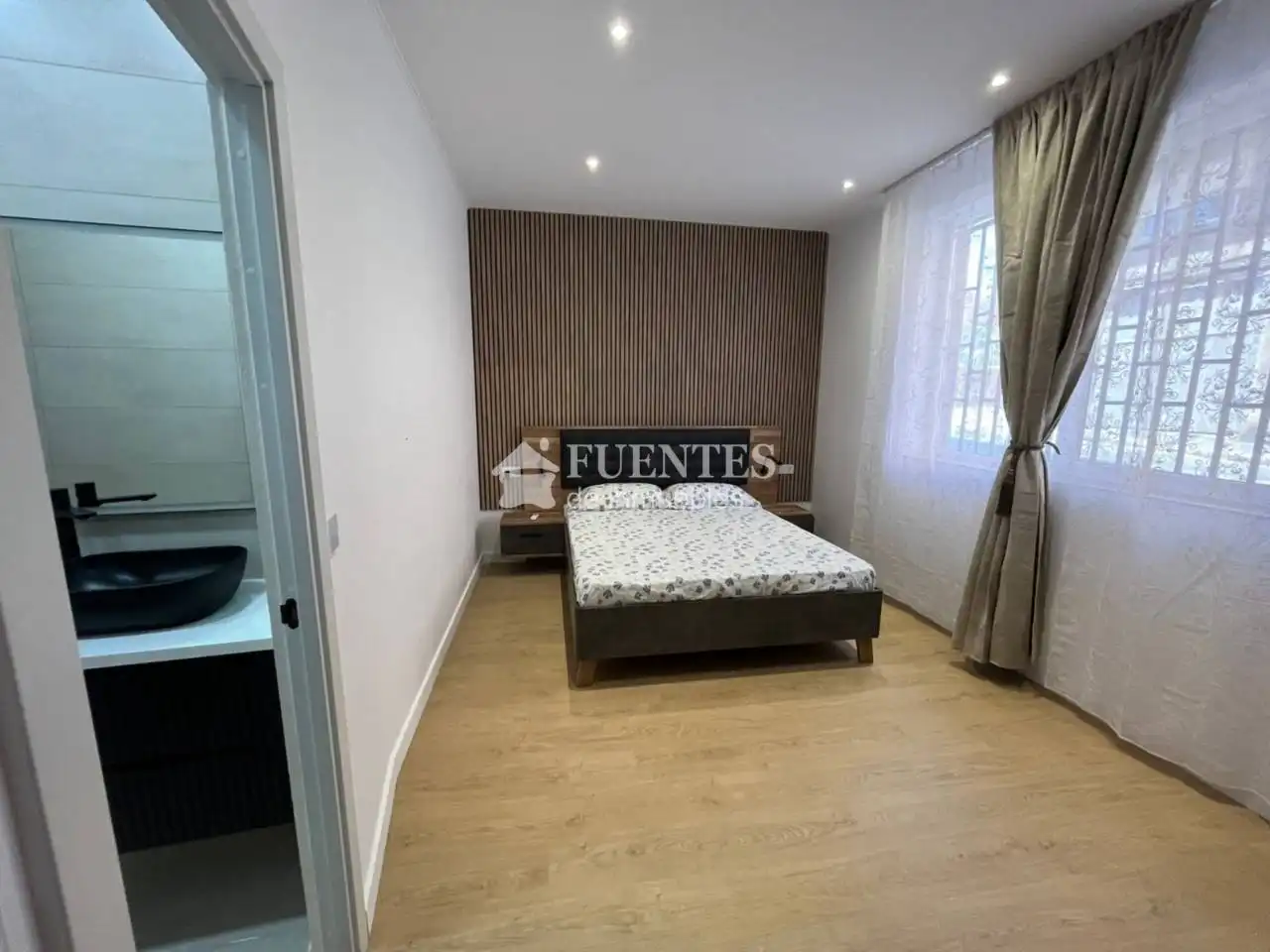 Piso en venta en Calle Cerdá, Altozano - Conde Lumiares